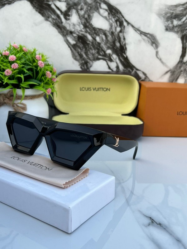 LOUIS_VUITTON_64_FULLBLACK