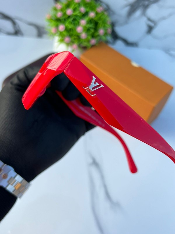 LOUIS_VUITTON_64_REDBLACK