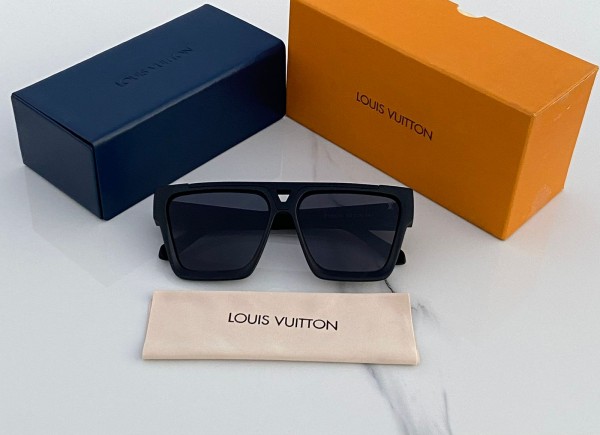 LOUIS_VUITTON_SQUARE_EVIDENCE_FULLBLACK