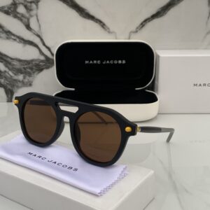 MARC JACOBS 8831 BROWN