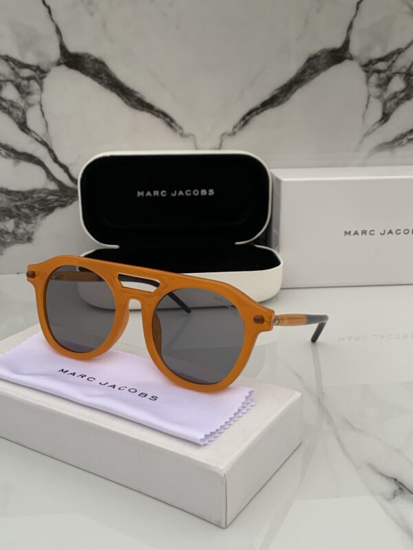 MARC JACOBS 8831 ORANGE