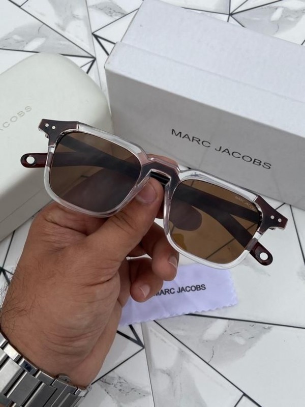 MARC JACOBS SMALL BROWN