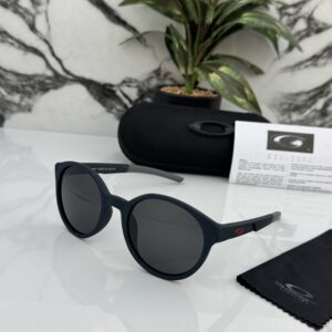 OAKLEY_93305_MATTBLUE