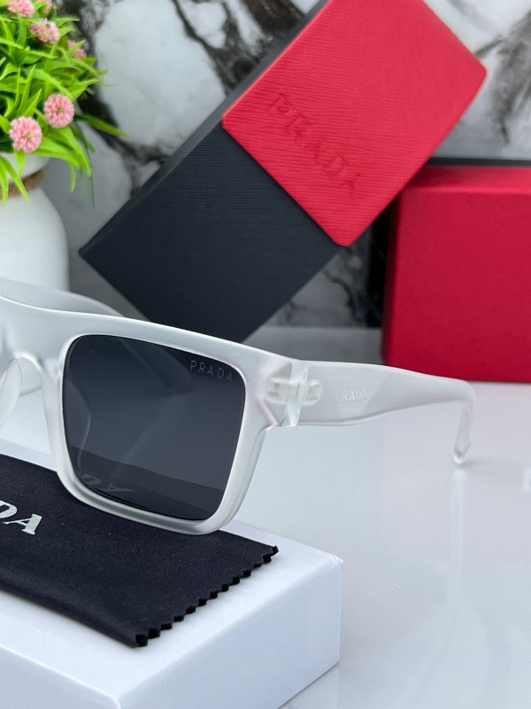 PRADA_19_WHITE_BLACK