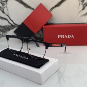 PRADA_CLUB_BLACK_PLANO