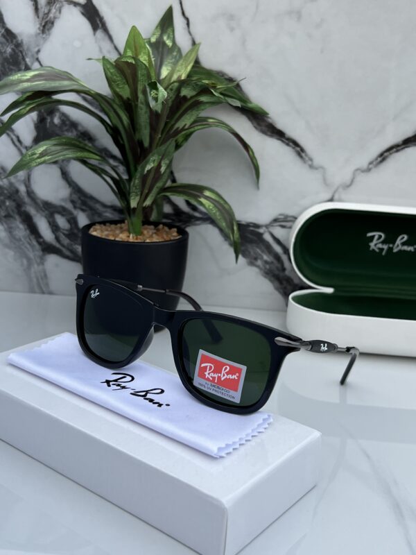 RAYBAN 2148 BLACK GREEN