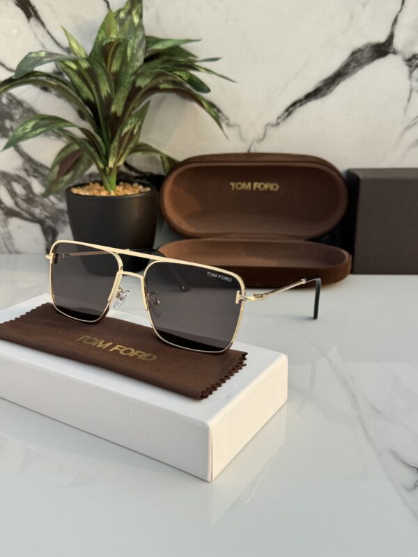 TOMFORD SLIM GOLD BLACK